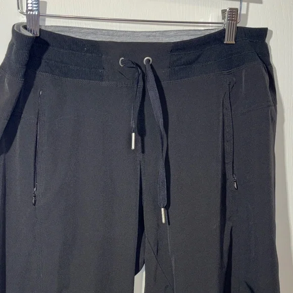 Calvin Klein Performance quick dry Capris - Picture 3 of 11